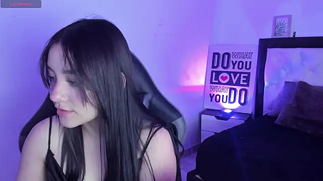 KimGarces online show from September 9, 9:03 pm