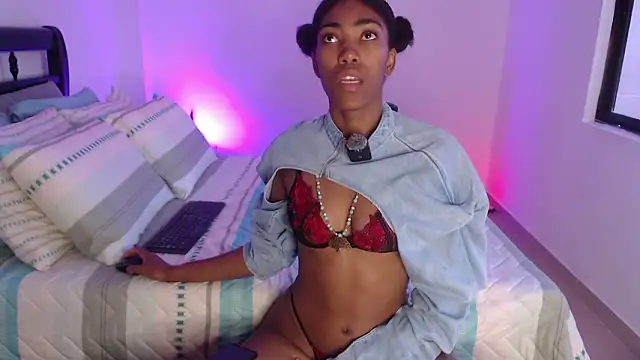 lucyymaximo online show from March 15, 7:27 pm