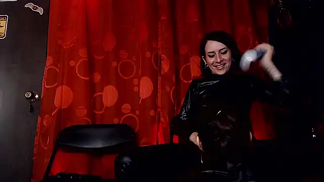 Snapshot of MistressEvangelinemourne chatting on September 25, 3:27 am MistressEvangelinemourne online show from September 25, 3:27 am