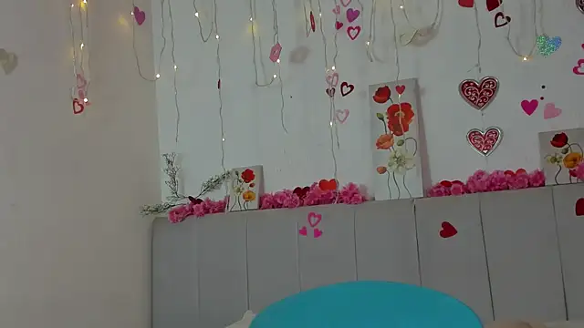 Snapshot of AmaraMoon_ chatting on October 6, 8:35 pm AmaraMoon  online show from October 6, 8:35 pm