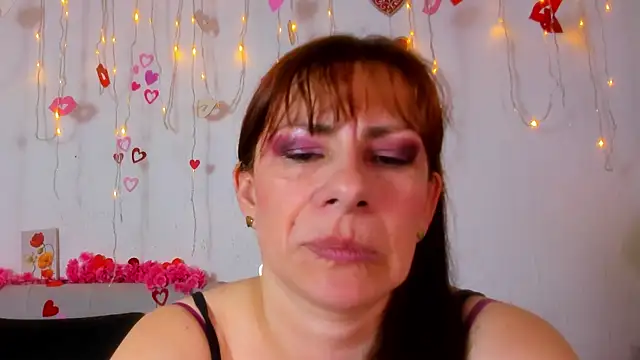 Snapshot of AmaraMoon_ chatting on October 1, 8:58 pm AmaraMoon  online show from October 1, 8:58 pm