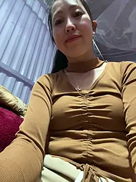 Huong-Ly online show from February 15, 7:51 am