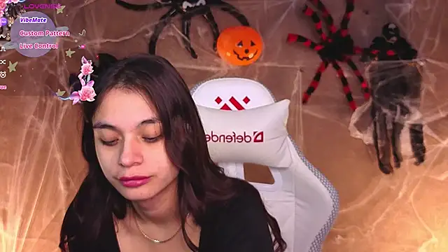 Leila Hefner online show from October 21, 2:48 am