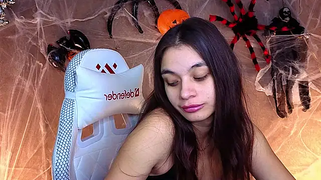 Leila Hefner online show from October 20, 2:25 am