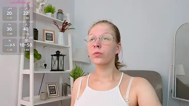 Lilly Belly online show from September 18, 12:58 pm