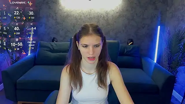 Snapshot of PussyOnLuck chatting on October 17, 7:00 am PussyOnLuck online show from October 17, 7:00 am