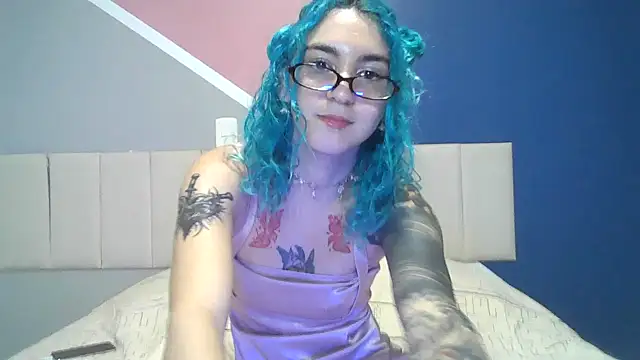 Snapshot of peetitefairy chatting on October 11, 4:06 am peetitefairy online show from October 11, 4:06 am