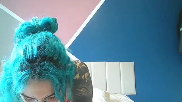 Snapshot of peetitefairy chatting on October 18, 6:53 pm peetitefairy online show from October 18, 6:53 pm