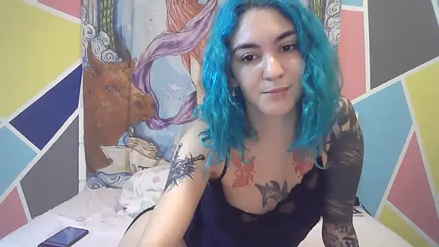 Snapshot of peetitefairy chatting on October 4, 7:03 am peetitefairy online show from October 4, 7:03 am