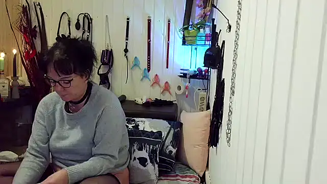 Snapshot of honey47 chatting on October 2, 1:38 pm honey47 online show from October 2, 1:38 pm