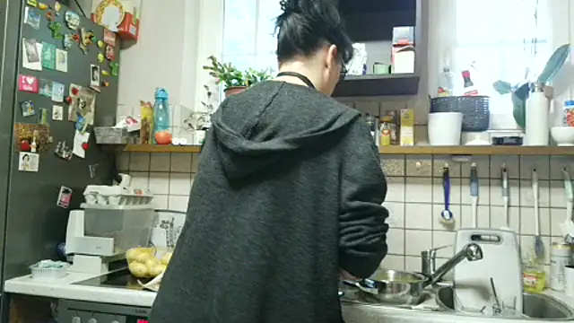 Snapshot of honey47 chatting on October 11, 2:31 pm honey47 online show from October 11, 2:31 pm