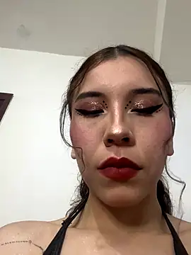 Snapshot of CristalRose chatting on October 5, 5:23 am CristalRose online show from October 5, 5:23 am