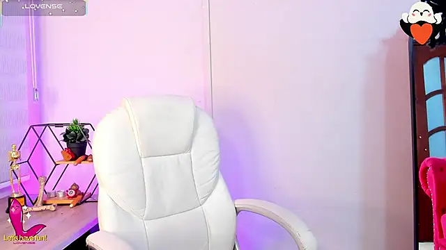 Snapshot of Emma__clark_ chatting on October 28, 12:22 pm Emma clark online show from October 28, 12:22 pm