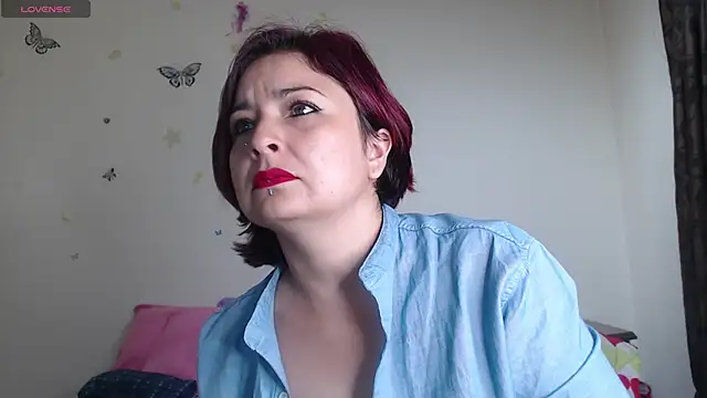 evangeline lover online show from October 12, 12:40 pm