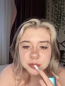 Snapshot of IrisSoCute chatting on October 7, 9:57 am IrisSoCute online show from October 7, 9:57 am