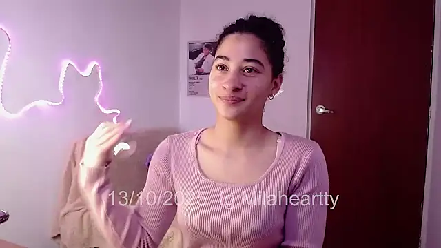 Snapshot of heartty_Milah chatting on October 13, 3:25 pm heartty Milah online show from October 13, 3:25 pm