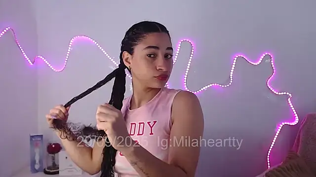 Snapshot of heartty_Milah chatting on September 29, 2:33 pm heartty Milah online show from September 29, 2:33 pm