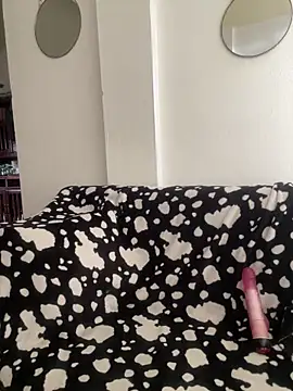 Snapshot of Zara_Bel chatting on October 24, 6:37 pm Zara Bel online show from October 24, 6:37 pm