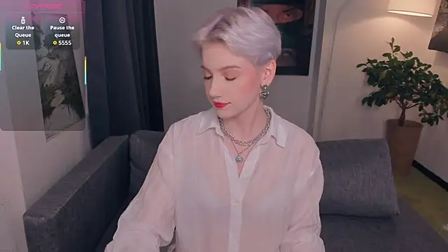 Snapshot of OdelynaAsp chatting on October 5, 12:10 pm OdelynaAsp online show from October 5, 12:10 pm