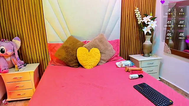Emilia  Cam online show from September 16, 9:01 pm
