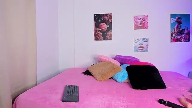 mia purplee online show from November 12, 3:15 am