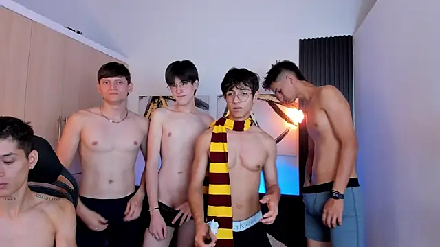 Snapshot of Rude_BoysW chatting on October 29, 8:44 pm Rude BoysW online show from October 29, 8:44 pm