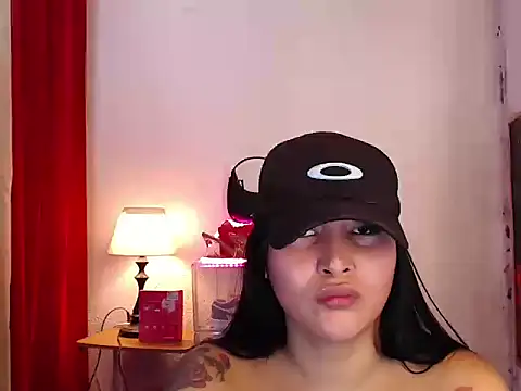 alicemoore69 online show from December 5, 5:18 am