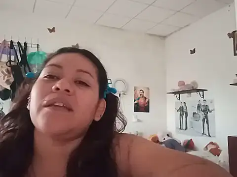 Kitty WetXxX online show from June 11, 8:16 pm