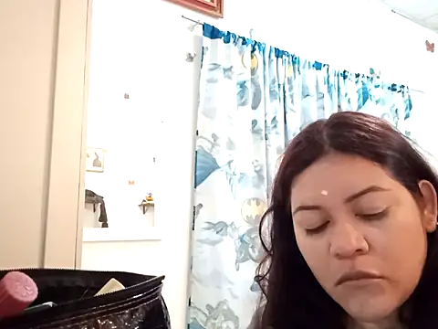 Kitty WetXxX online show from November 11, 2:18 am