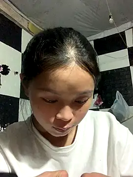 Em-Tho07 online show from September 14, 2:04 pm