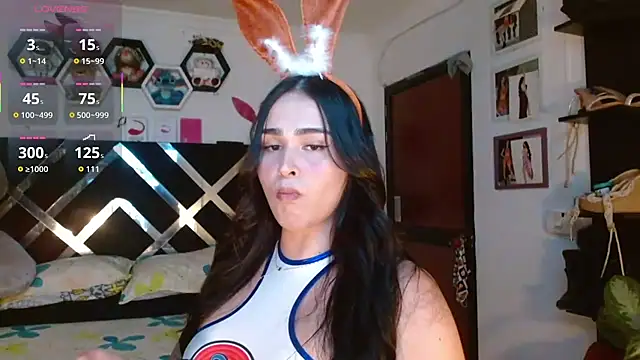 Snapshot of SarithaBunny chatting on November 1, 12:59 am SarithaBunny online show from November 1, 12:59 am