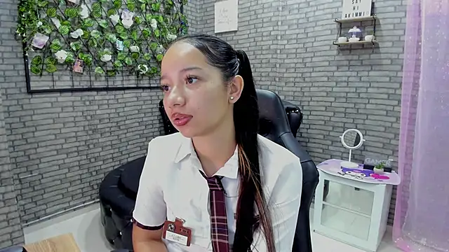 akimy teen online show from October 24, 1:40 pm