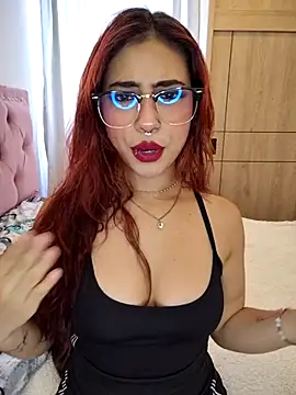 Snapshot of sarah_lark_ chatting on October 3, 6:46 pm sarah lark  online show from October 3, 6:46 pm