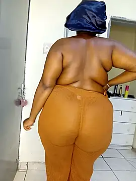 Snapshot of QUEEN_DIVAXX chatting on October 13, 4:42 pm QUEEN DIVAXX online show from October 13, 4:42 pm