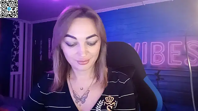 Snapshot of Blonde_Temptation chatting on October 19, 12:40 pm Blonde Temptation online show from October 19, 12:40 pm