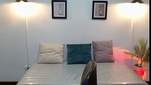 Evanss lx online show from December 14, 1:17 pm