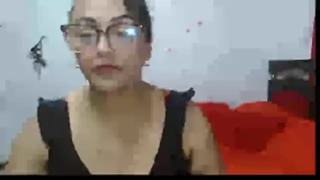 Snapshot of Lady_16 chatting on October 28, 1:11 am Lady 16 online show from October 28, 1:11 am