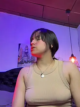 Snapshot of Eymmy_24 chatting on October 2, 4:06 am Eymmy 24 online show from October 2, 4:06 am