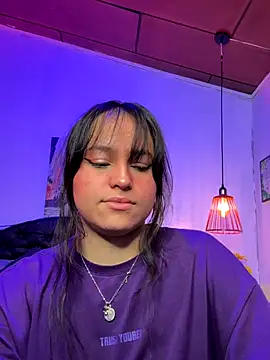 Snapshot of Eymmy_24 chatting on October 17, 4:05 am Eymmy 24 online show from October 17, 4:05 am