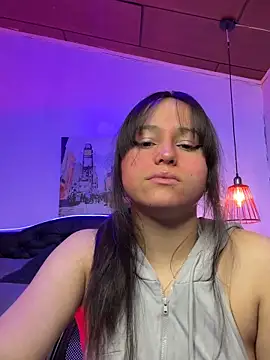 Snapshot of Eymmy_24 chatting on October 15, 3:53 am Eymmy 24 online show from October 15, 3:53 am