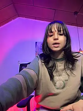 Snapshot of Eymmy_24 chatting on October 21, 3:10 am Eymmy 24 online show from October 21, 3:10 am