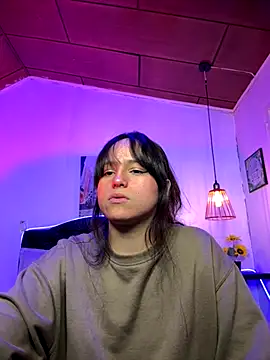 Snapshot of Eymmy_24 chatting on October 12, 3:31 am Eymmy 24 online show from October 12, 3:31 am