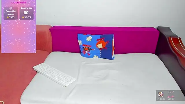 Snapshot of MiaKiittyy chatting on October 11, 7:16 pm MiaKiittyy online show from October 11, 7:16 pm