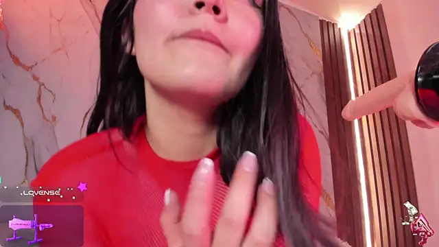 Snapshot of alicecute77 chatting on September 19, 2:43 am alicecute77 online show from September 19, 2:43 am