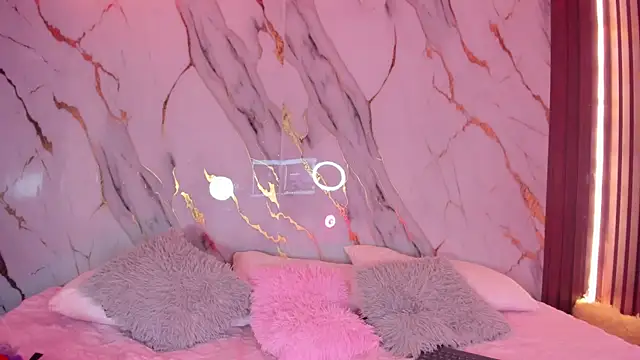 Snapshot of alicecute77 chatting on September 29, 3:55 am alicecute77 online show from September 29, 3:55 am