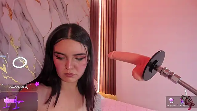 Snapshot of alicecute77 chatting on September 28, 3:46 am alicecute77 online show from September 28, 3:46 am