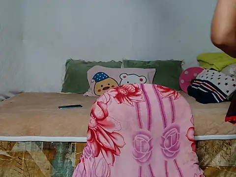 Snapshot of HelenaM chatting on October 31, 5:53 am HelenaM online show from October 31, 5:53 am