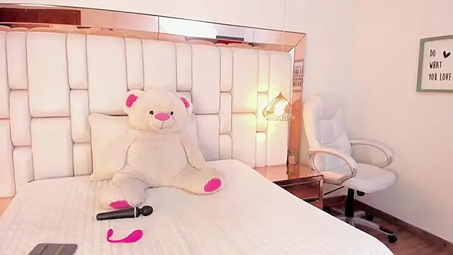 ValeriaPrado online show from September 29, 8:25 pm