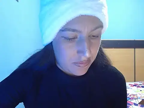 SarahFriendly online show from April 1, 8:50 pm