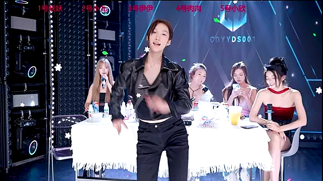 Snapshot of cdyyds001 chatting on October 15, 11:51 pm cdyyds001 online show from October 15, 11:51 pm